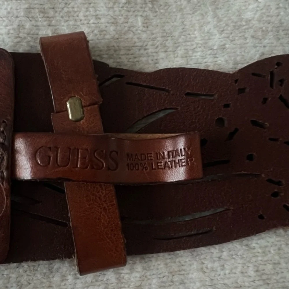 Guess Genuine Leather Belt - Size S / M - BRAND NEW - Never Worn